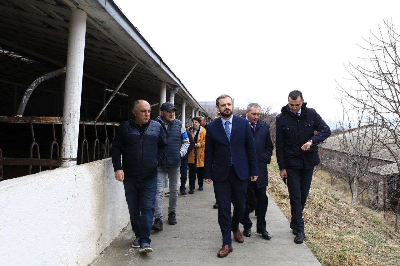 434412135_817137847108031_4169049790431149566_n